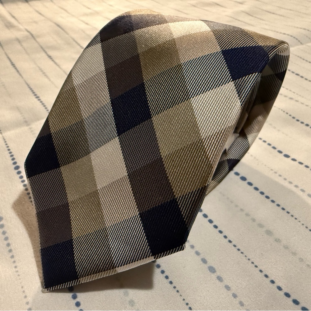 Express Tie - Navy Blue, White, & Tan/Gold Checkered Stripes - EUC - Picture 3 of 9